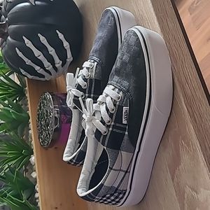Plaid Black & Whitr Platform Vans